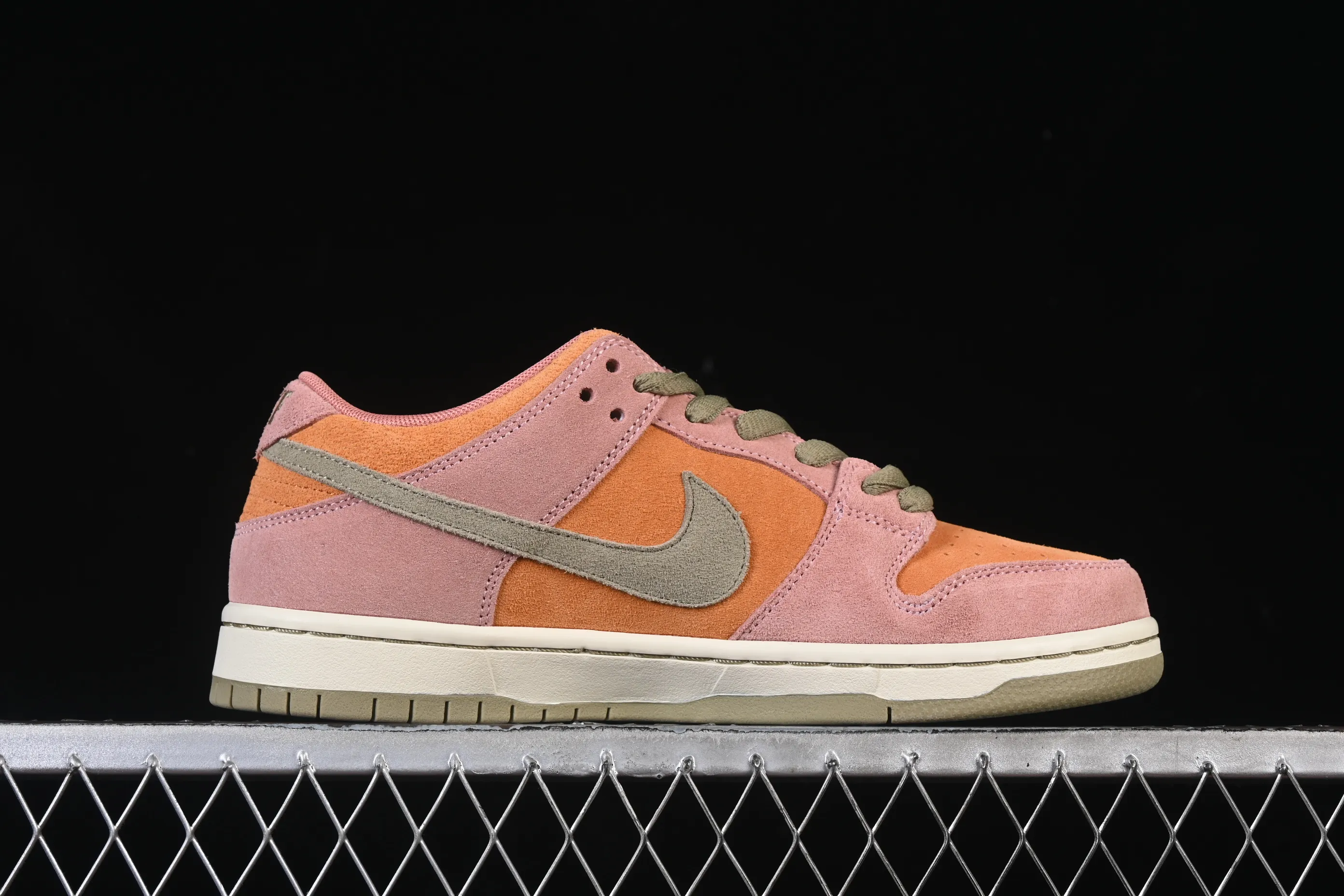 All Categories Nk SB Dunk Series Nk SB Dunk Low Low-top sneakers Nike SB Dunk Low "Red Stardust" Stardust powder Low-top casual sneakers HJ4135-600